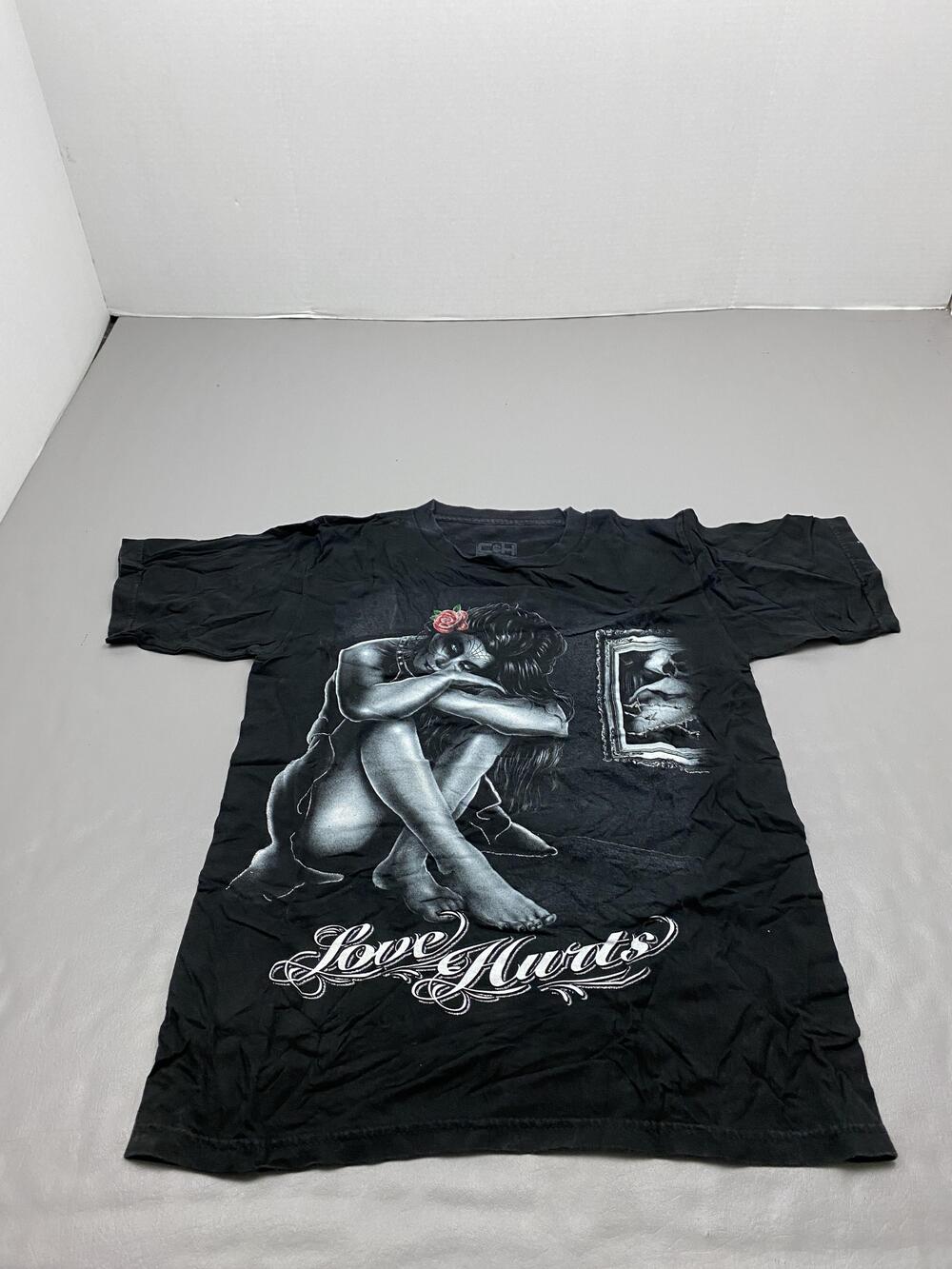 C&H Sportswear Shirt Mens Medium Black Love Hurts Graphic Tee Cotton Crewneck